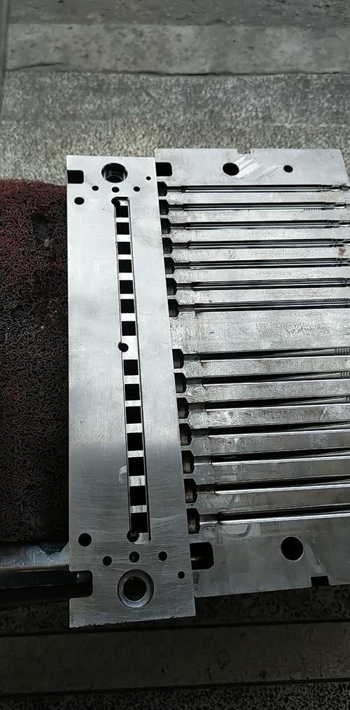 溫州鴻通模具